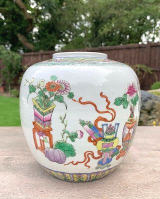 Quality Large Antique Chinese Jar Painted With Antiques