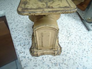Vintage,  old,  antique Landers,  Frary,  and Clark household scale. 3