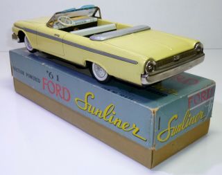 Yonezawa (Japan) 1961 Tin FORD SUNLINER CONVERTIBLE 6