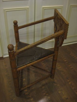 Neo - Gothic 3 - Legged Oak Chair Vintage Antique Monks Stool German from Worpswede 11