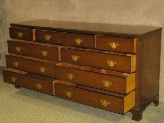 Vintage Kittinger Nine Drawer Traditional Style Mahogany Dresser 3