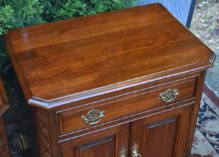 1960s Pennsylvania House cherry nightstands / bedside end tables 4
