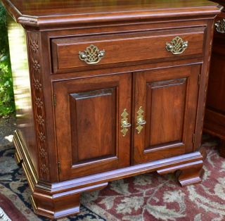 1960s Pennsylvania House cherry nightstands / bedside end tables 5