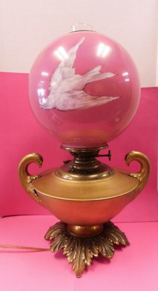 ANTIQUE OIL KEROSENE B&H MILLER VICTORIAN BANQUET LAMP GLASS PINK SWIFT BIRD 3