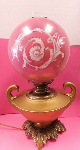 ANTIQUE OIL KEROSENE B&H MILLER VICTORIAN BANQUET LAMP GLASS PINK SWIFT BIRD 4