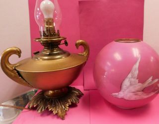 ANTIQUE OIL KEROSENE B&H MILLER VICTORIAN BANQUET LAMP GLASS PINK SWIFT BIRD 5