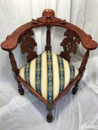 Fine Quality Antique French Renaissance Revival Style Carved Walnut Corner Chair 2