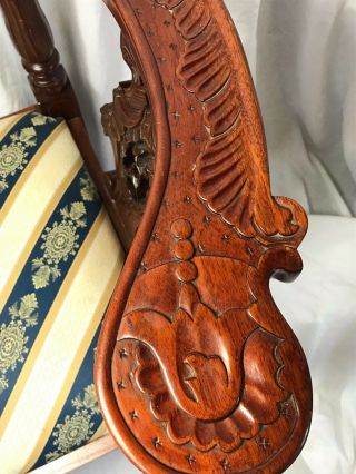 Fine Quality Antique French Renaissance Revival Style Carved Walnut Corner Chair 5