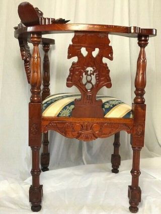 Fine Quality Antique French Renaissance Revival Style Carved Walnut Corner Chair 9