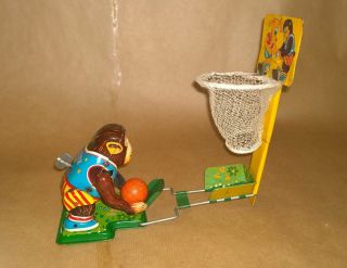 Tps Monkey Basketball Player Tin Toy Very Rare With Org.  Ball