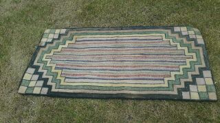 EARLY PRIMITIVE ANTIQUE FARMHOUSE HOOKED RUG.  GREAT MUTED COLORS.  AAFA. 2