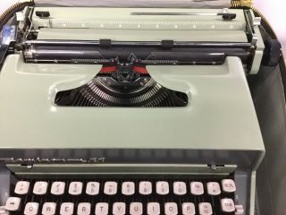 REMINGTON 11 RAND 1960 ' S VINTAGE TYPEWRITER WITH CASE 2