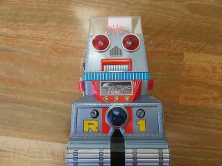 Battery Operated Tin Robot 5