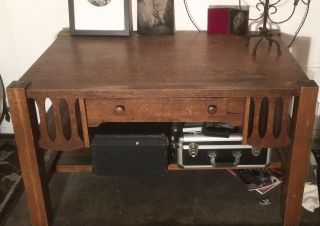 Arts & Crafts/Craftsman/ Mission Oak Antique Desk 3