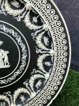 19thC WEDGWOOD BLACK JASPERWARE PLATE WITH INTRICATE DECORATION c1880s 5