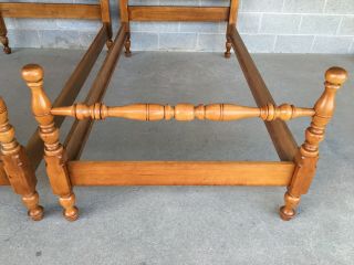 VINTAGE SOLID MAPLE CANNONBALL STYLE TWIN POSTER BEDS - A PAIR 5