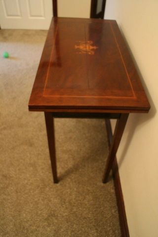 1ntique George III Mahogany And Vase Inlaid Rectangular fold over Card Table 2
