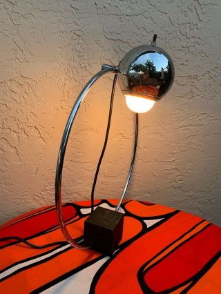 MCM VINTAGE 70’s SPACE AGE CHROME TABLE LAMP 2