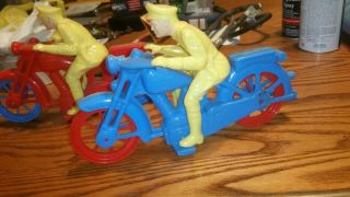 2 large plastic Renwal 188 Motorcycle w Cop Harley collector 2