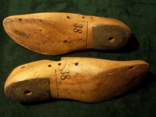 VINTAGE PAIR Wood STUART Size 7 - 1/2 E 38 Shoe Factory Industrial Lasts B - 55 5