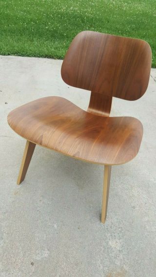 Herman Miller Eames Walnut Lounge Chairs With Wood Legs