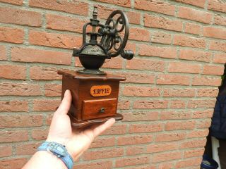 coffee mill coffee grinder with Wheel ca 1960 - 1975 Holland Netherlands 3