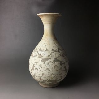 Rare Chinese Porcelain Cizhou Kiln Carved Flower Design Vase