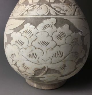 Rare Chinese porcelain Cizhou kiln carved flower design vase 7
