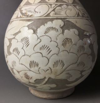 Rare Chinese porcelain Cizhou kiln carved flower design vase 9