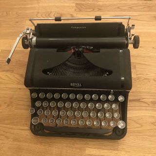 Royal Companion Typewriter black portable vintage antique 2