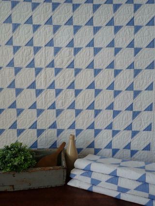 Gorgeous Vintage Pair Crisp Blue & White Quilts Summer Cottage Quilt