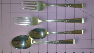 Reed & Barton ' Classic Rose ' pattern sterling silver flatware in orig wood case 7