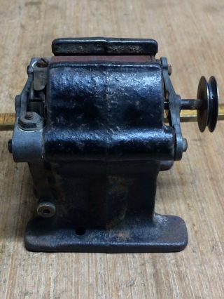 Rare Vintage Miniature Electric Motor With Cast - Iron Base 2