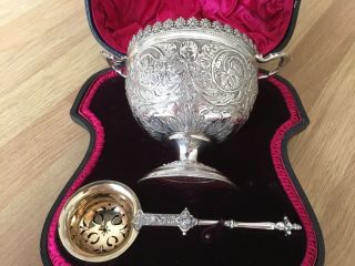 Victorian Boxed Silver Strawberry Dish/bowl And Spoon,  Mappin & Webb 1898