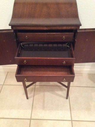Mahogany Silverware chest and stand,  removable chest.  2 piece with flip top 8