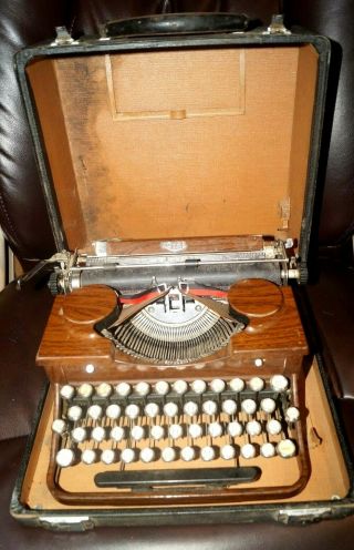 Vintage 1930s Royal Htf Woody Finish Portable Typewriter W/ Case