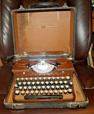 Vintage 1930s Royal HTF WOODY FINISH Portable Typewriter W/ Case 2