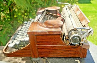 Vintage 1930s Royal HTF WOODY FINISH Portable Typewriter W/ Case 6