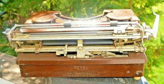 Vintage 1930s Royal HTF WOODY FINISH Portable Typewriter W/ Case 7