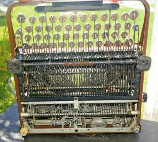 Vintage 1930s Royal HTF WOODY FINISH Portable Typewriter W/ Case 8
