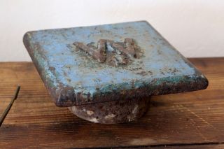 VTG Cast Iron Well Drain Cover Steampunk Industrial Design Blue Letter W Old 6