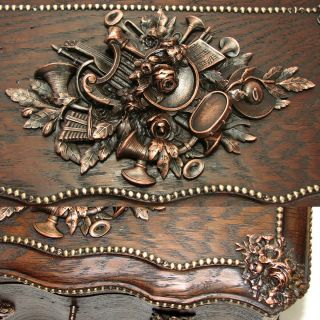 Rare Antique French TAHAN Marked 10.  5” Oak Box,  Hunt Themed Figural Accents 6