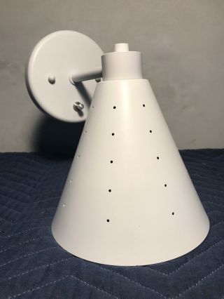 MID CENTURY MODERN SC77 SINGLE CONE WALL SCONCE NO SWITCH ON BACK PLATE WHITE 2