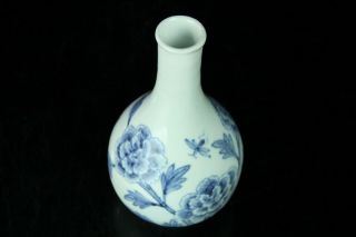JUL002 KOREAN BLUE&WHITE PORCELAIN BOTTLE FLOWER&BUTTERFLY 10