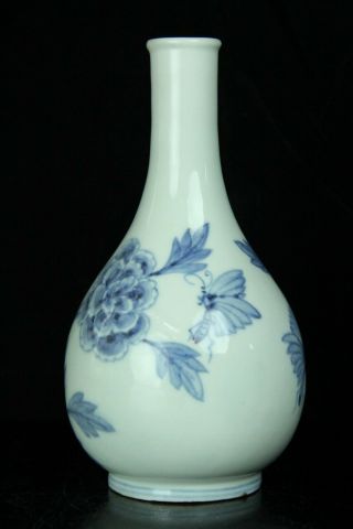 JUL002 KOREAN BLUE&WHITE PORCELAIN BOTTLE FLOWER&BUTTERFLY 3