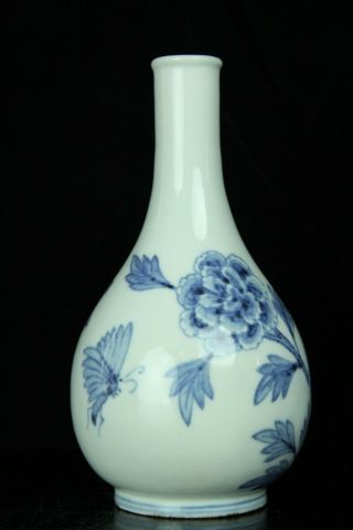 JUL002 KOREAN BLUE&WHITE PORCELAIN BOTTLE FLOWER&BUTTERFLY 4