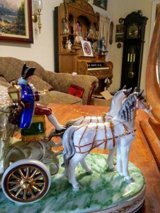 ANTIQUE DRESDEN FINE PORCELAIN HORSE DRAWN ROYAL CARRIAGE GRAND MANTLEPIECE. 5