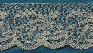 240 Cms.  Antique 19th Century Mechlin Lace Border