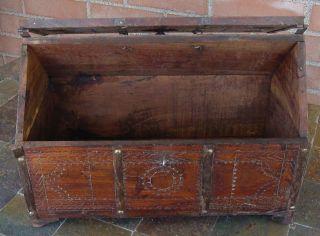 Hand Carved Wooden Antique Carpenters Tool Dowry Chest Rare Piece India? 3