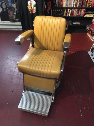Vintage Mid Mod Barber Chair Great Color / Ashtray In.